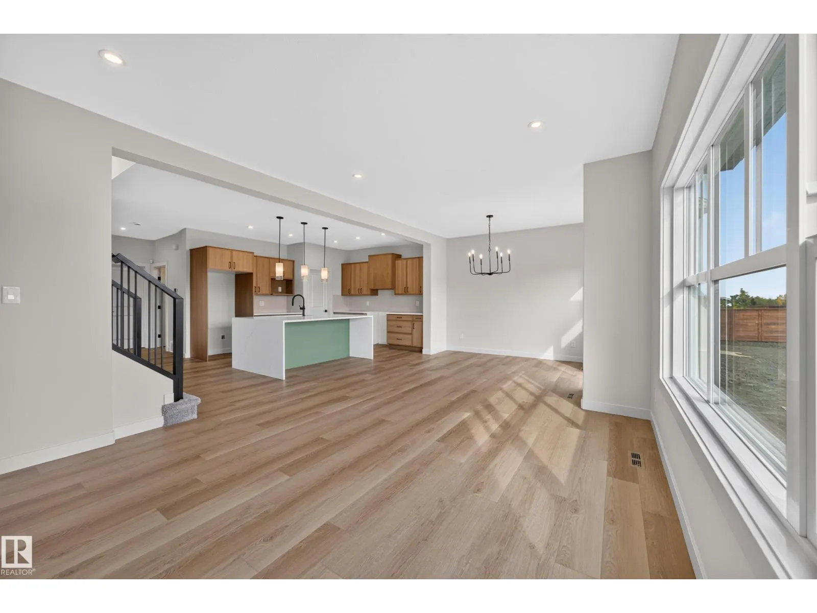 205 HAMPSHIRE PT