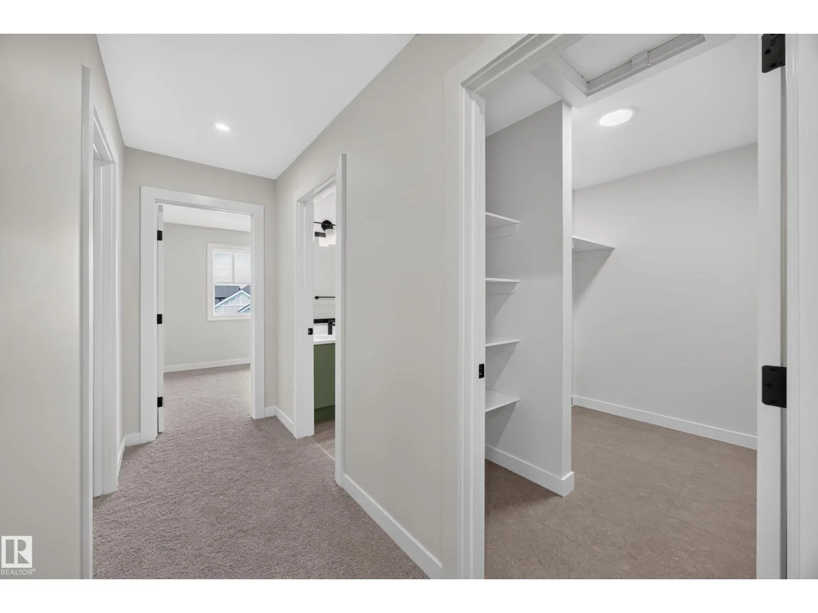205 HAMPSHIRE PT