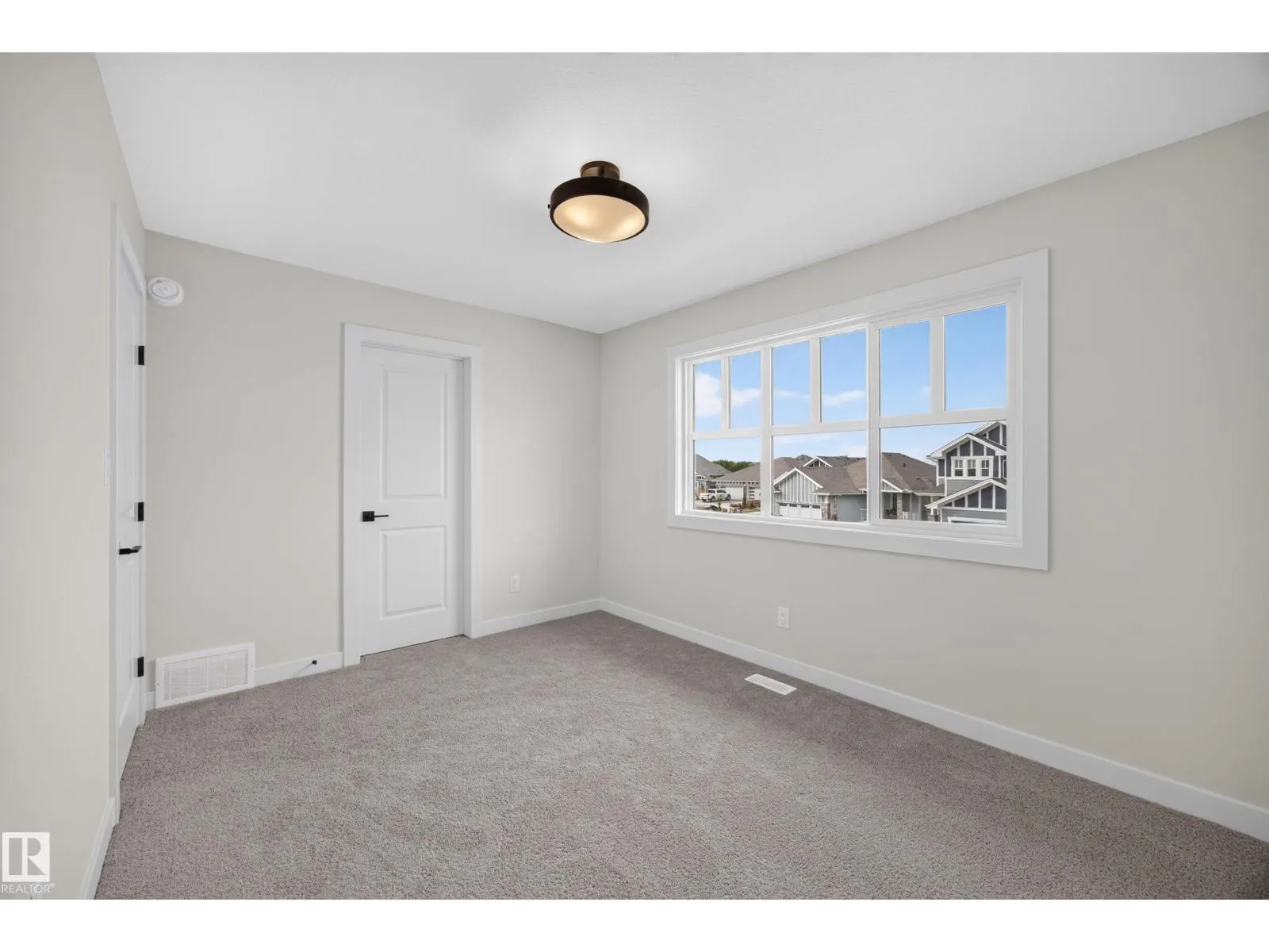 205 HAMPSHIRE PT