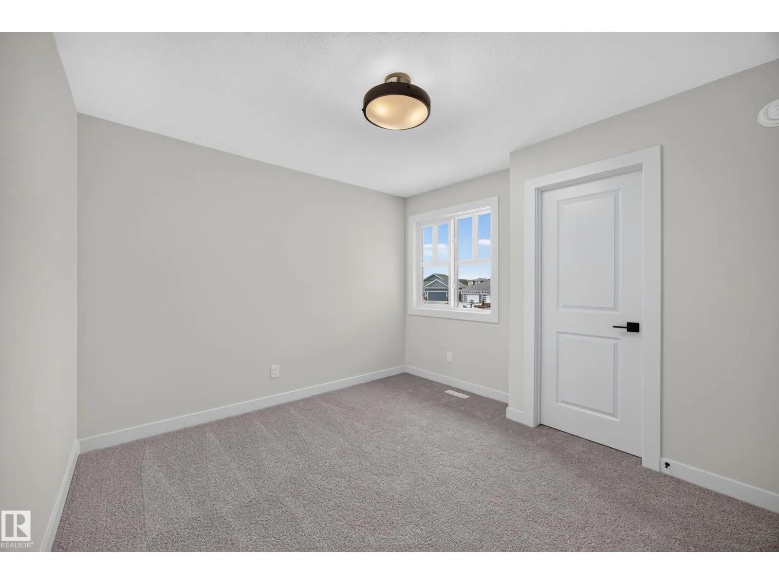 205 HAMPSHIRE PT