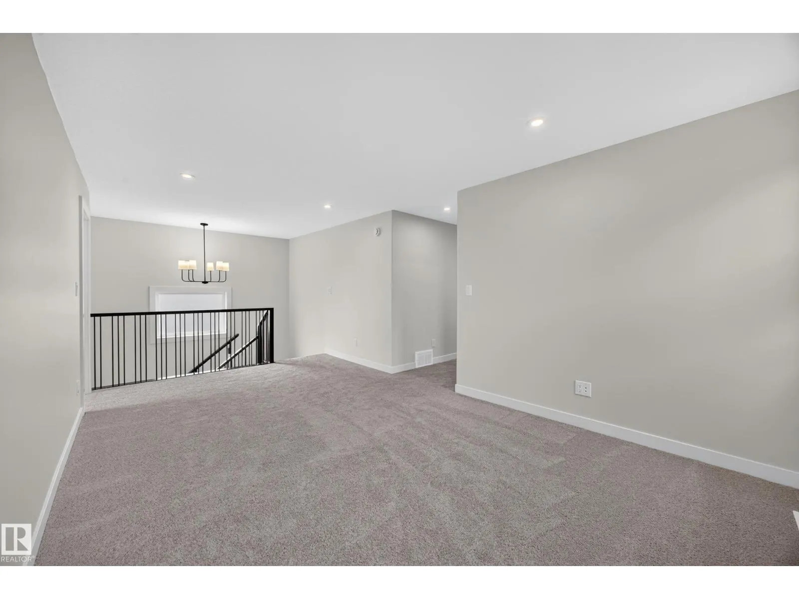 205 HAMPSHIRE PT