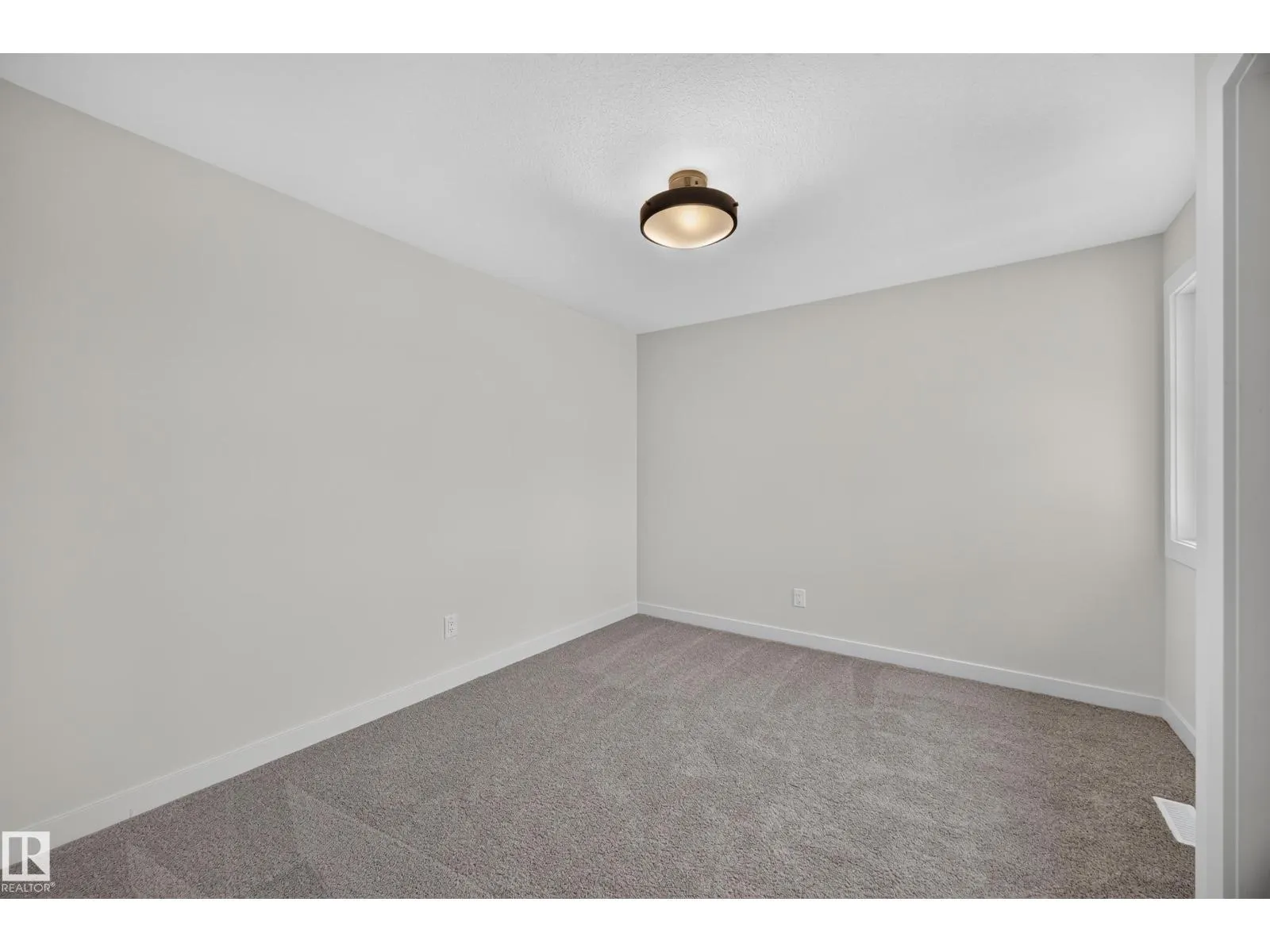 205 HAMPSHIRE PT