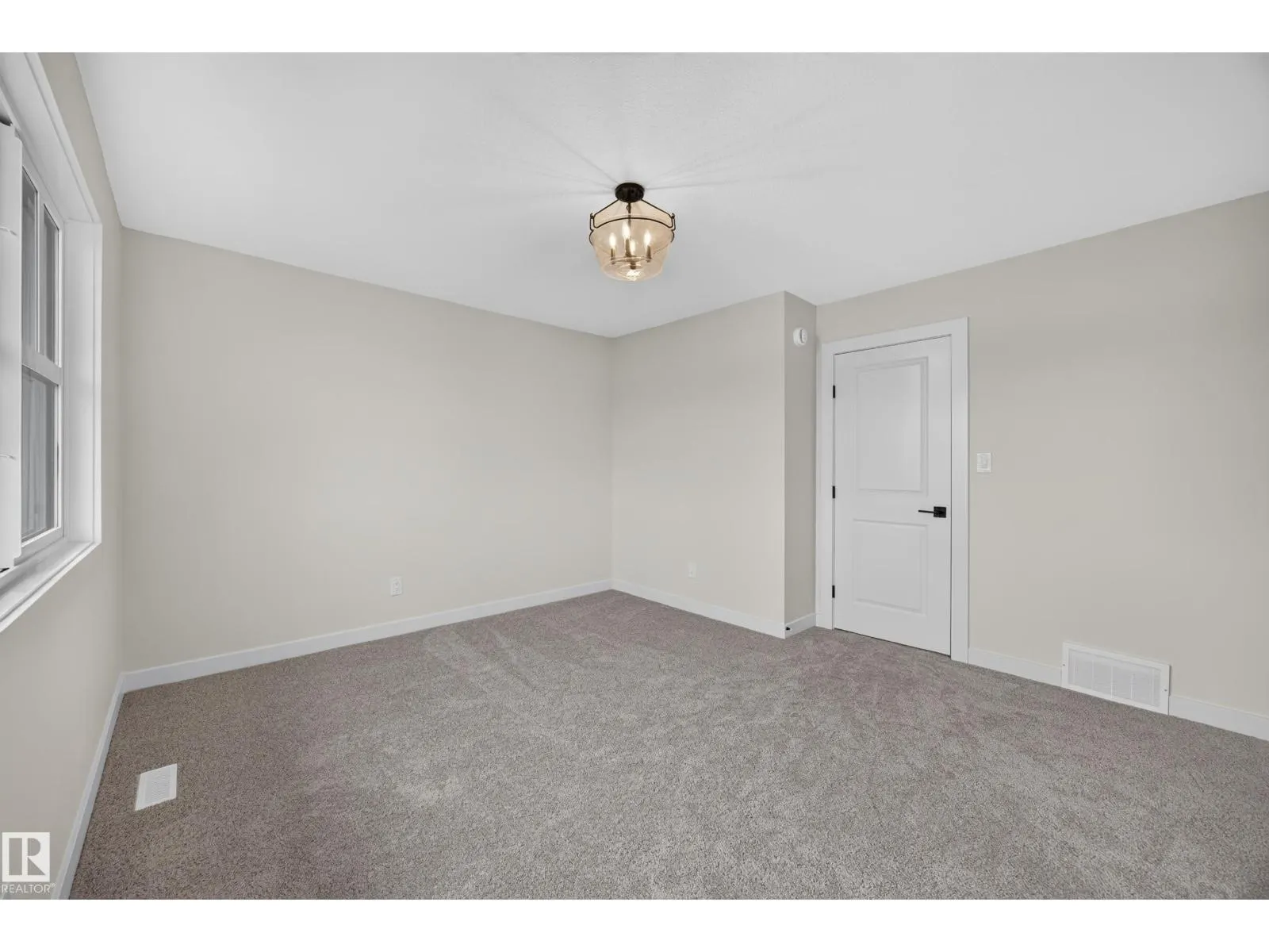 205 HAMPSHIRE PT