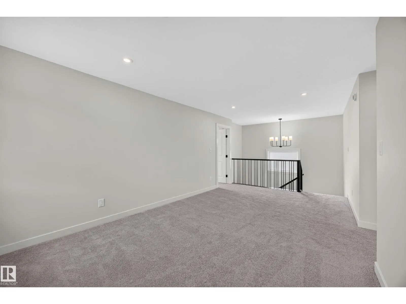 205 HAMPSHIRE PT