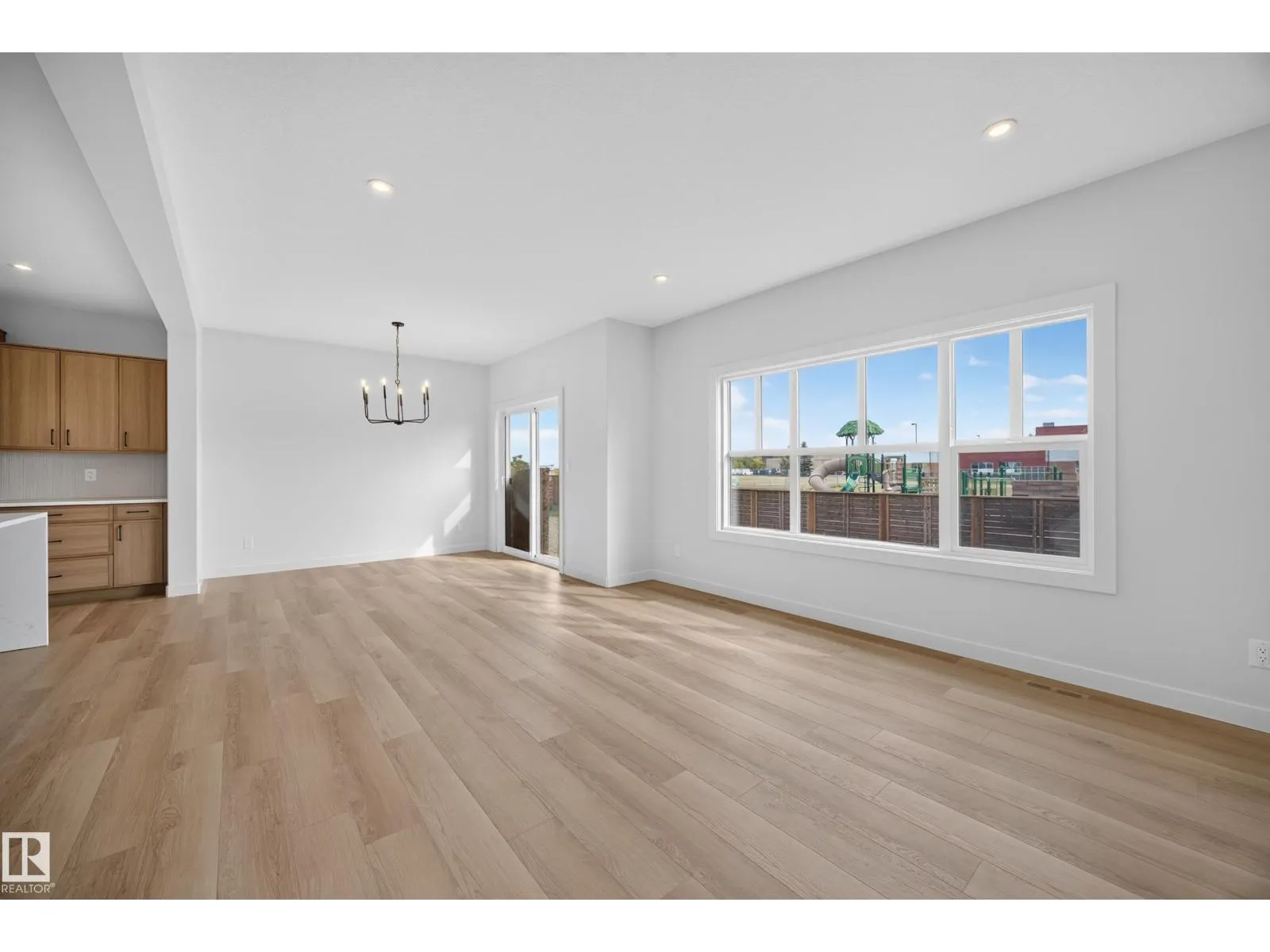 205 HAMPSHIRE PT