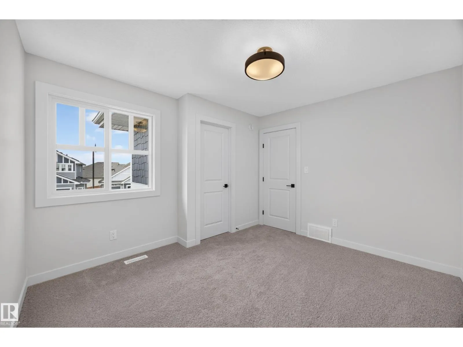205 HAMPSHIRE PT
