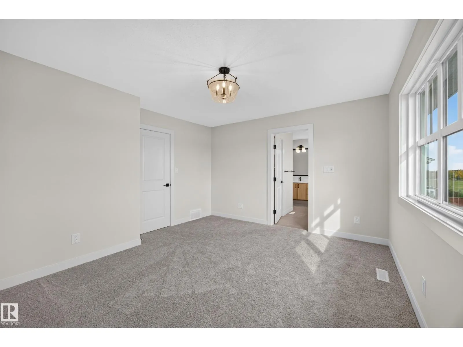 205 HAMPSHIRE PT
