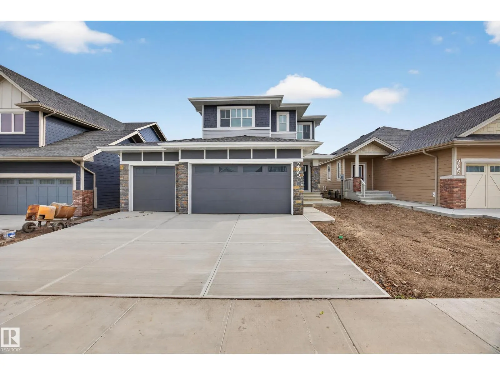 205 HAMPSHIRE PT