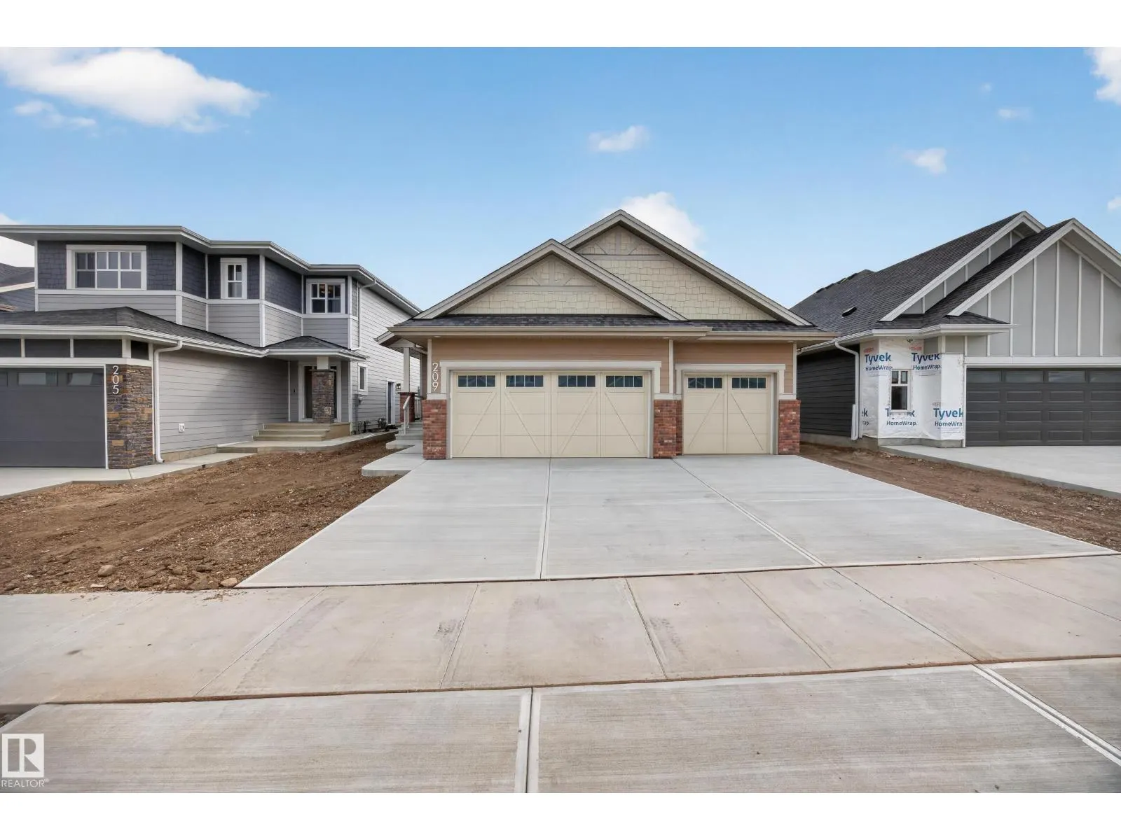 209 HAMPSHIRE PT