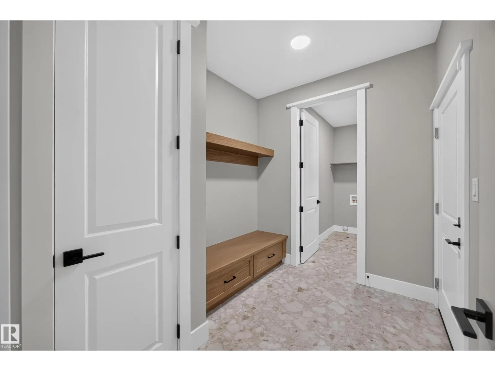 209 HAMPSHIRE PT