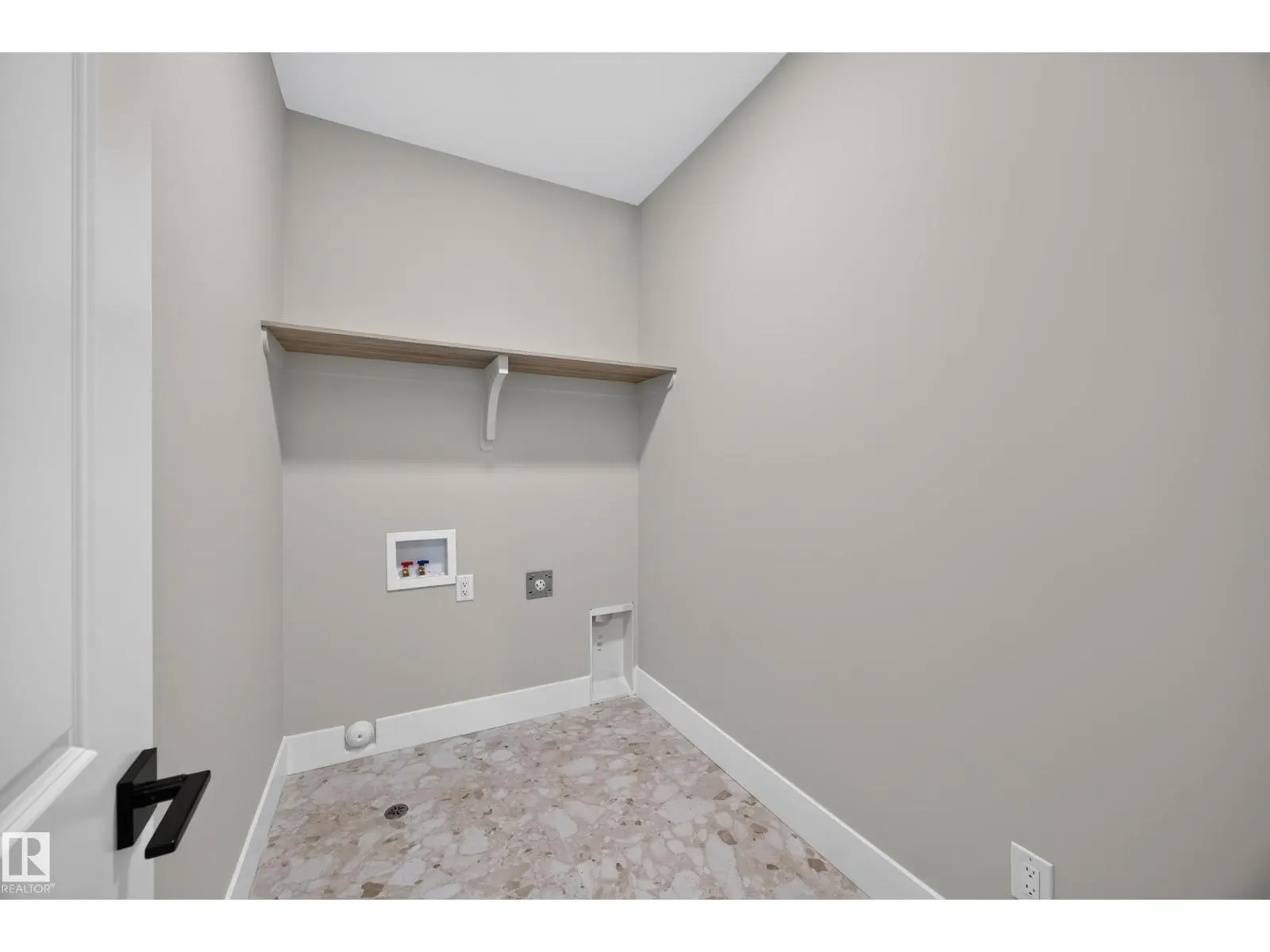 209 HAMPSHIRE PT
