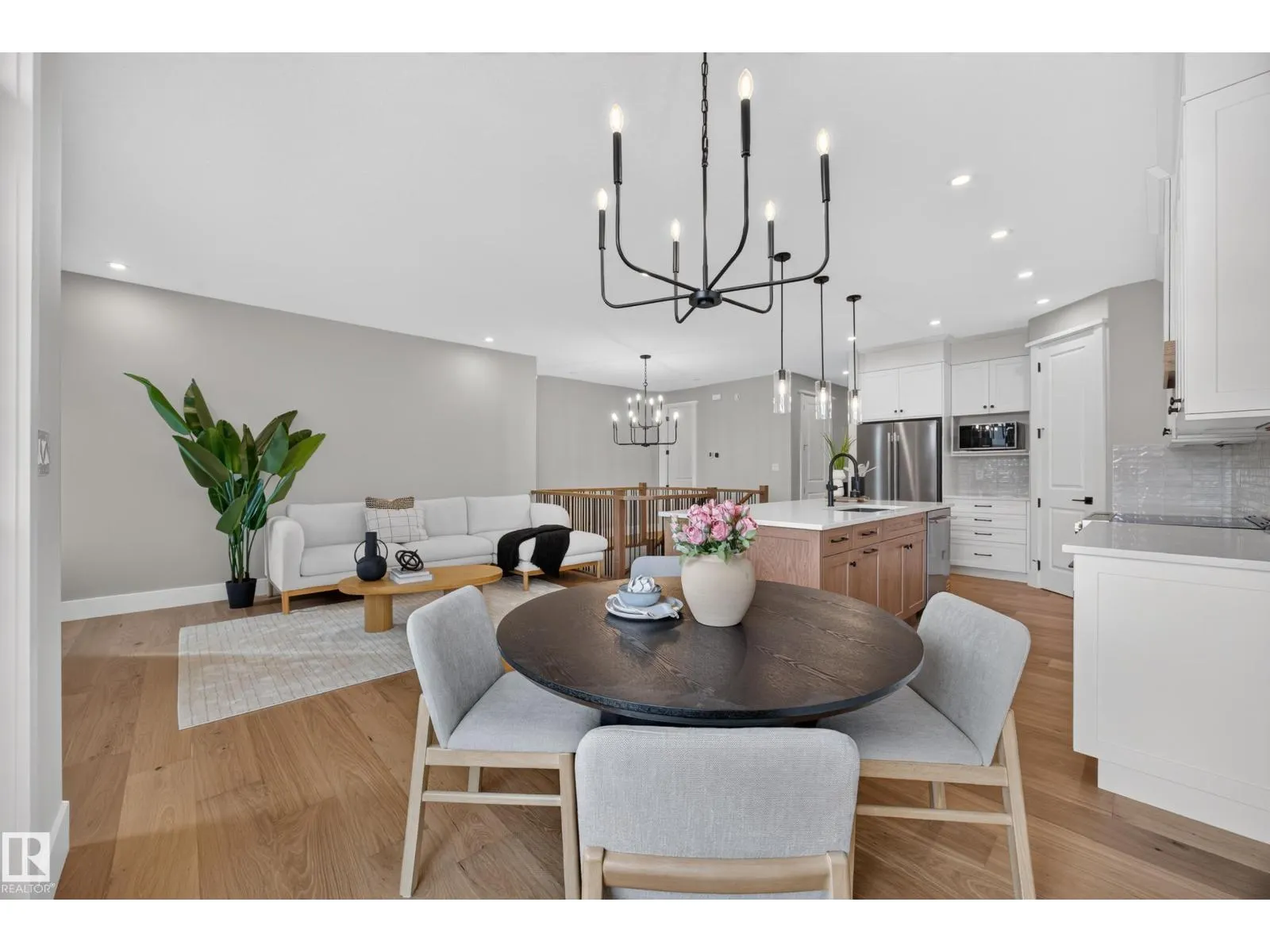 209 HAMPSHIRE PT