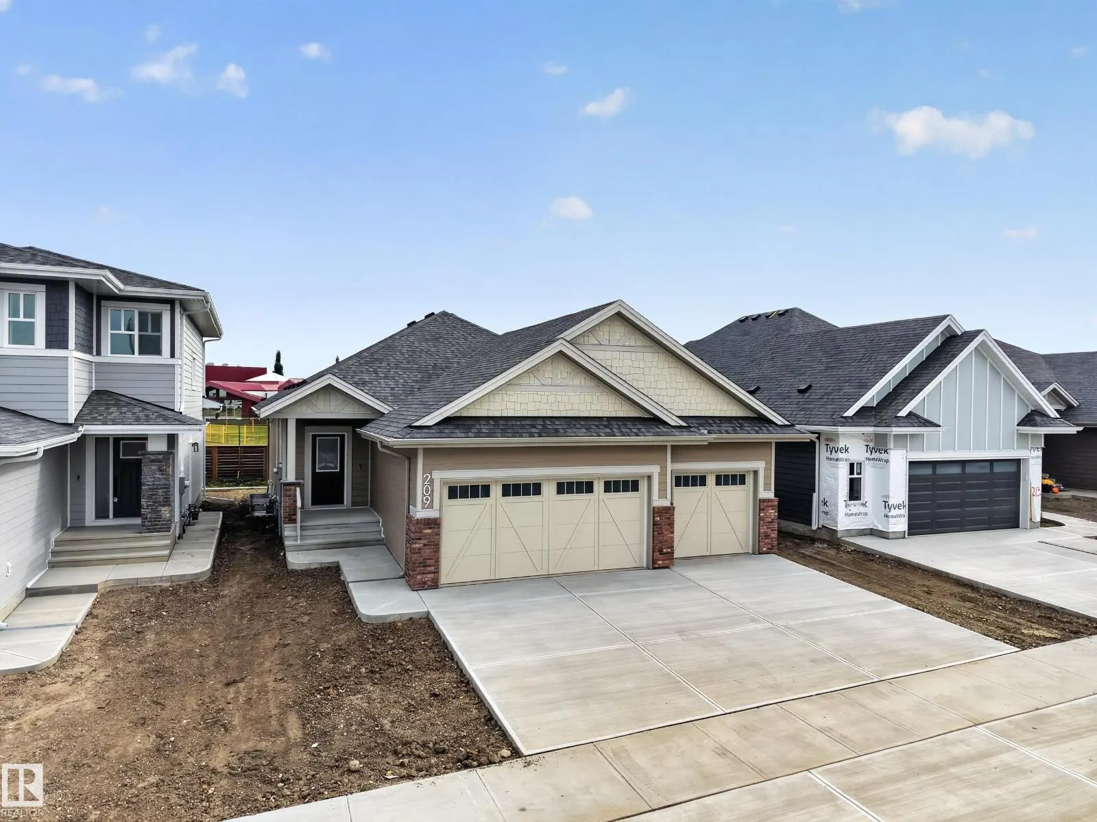 209 HAMPSHIRE PT