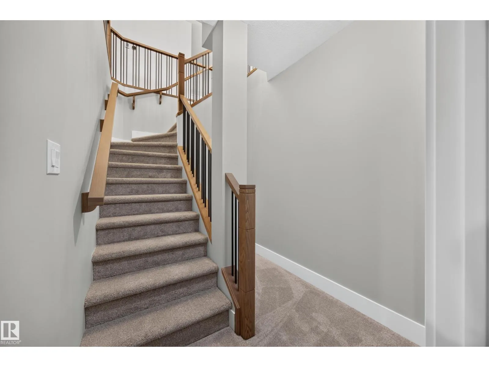 209 HAMPSHIRE PT