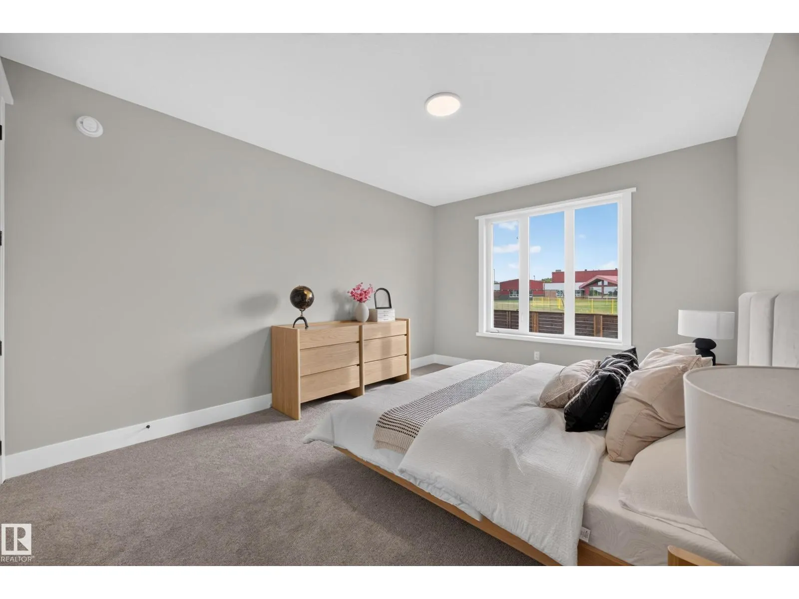 209 HAMPSHIRE PT