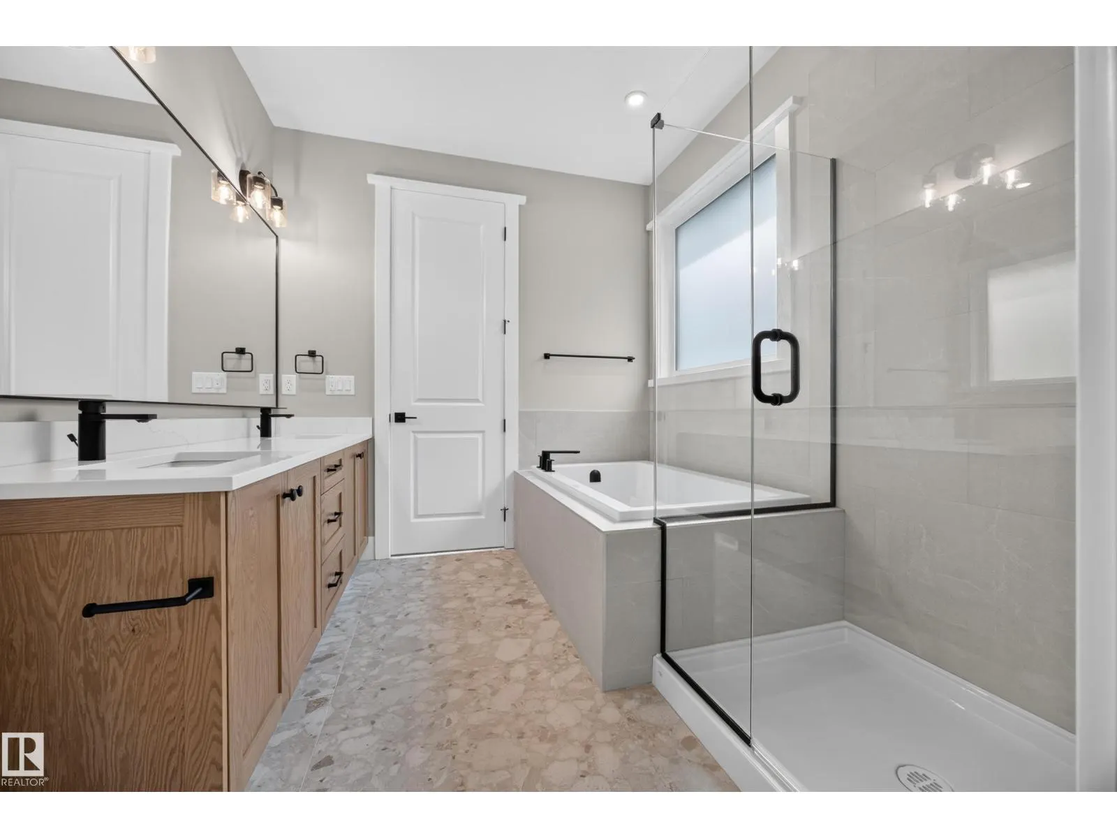209 HAMPSHIRE PT