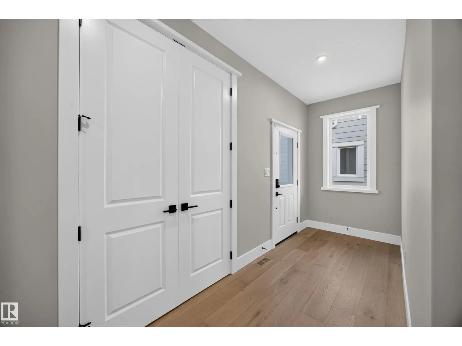 209 HAMPSHIRE PT