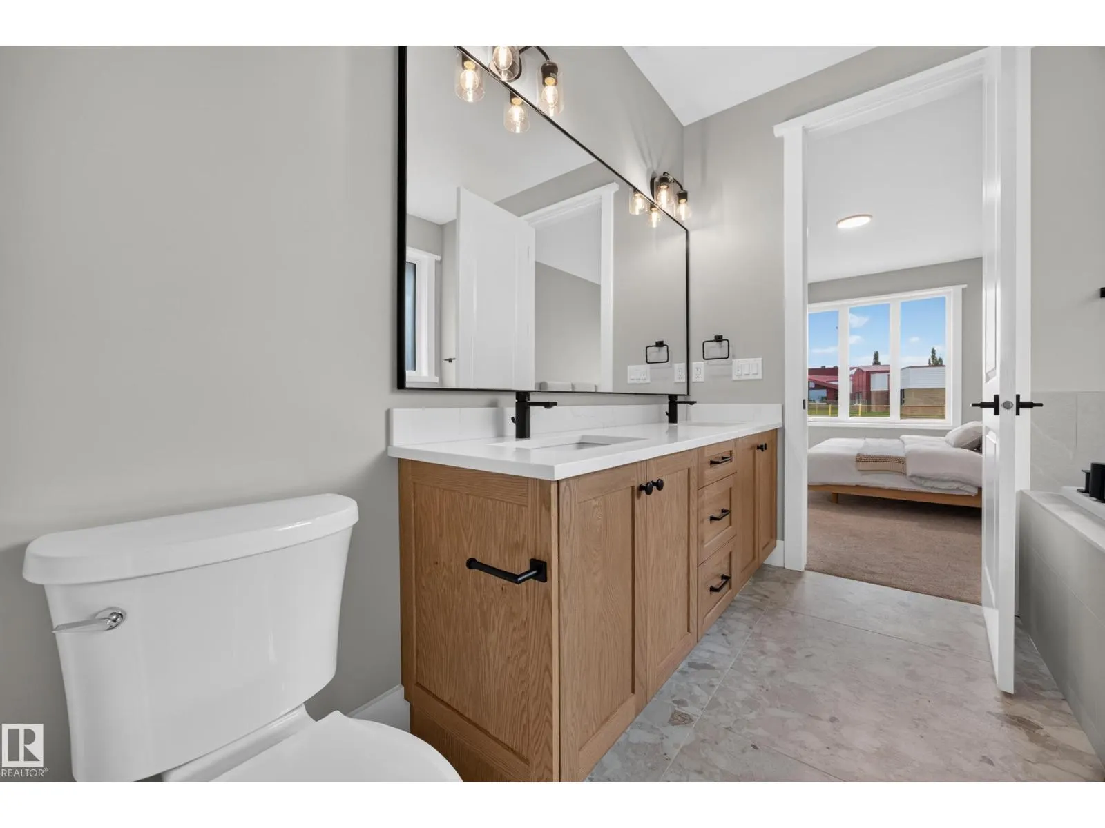 209 HAMPSHIRE PT