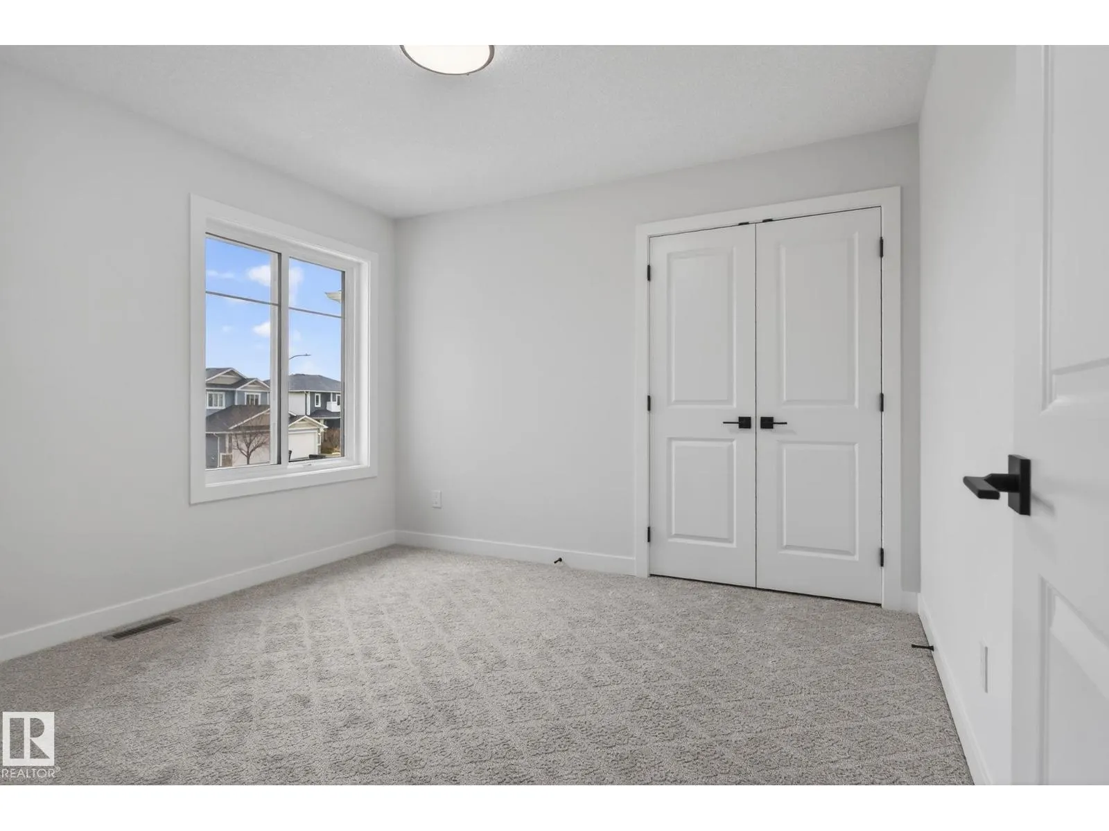 20 HAZELWOOD LN