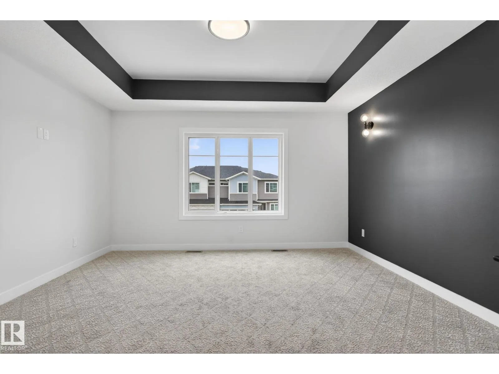20 HAZELWOOD LN