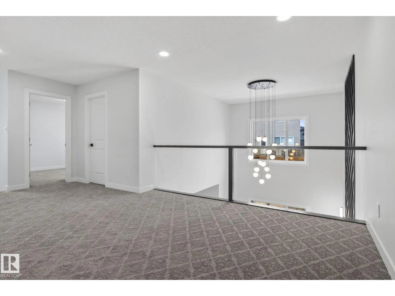 20 HAZELWOOD LN