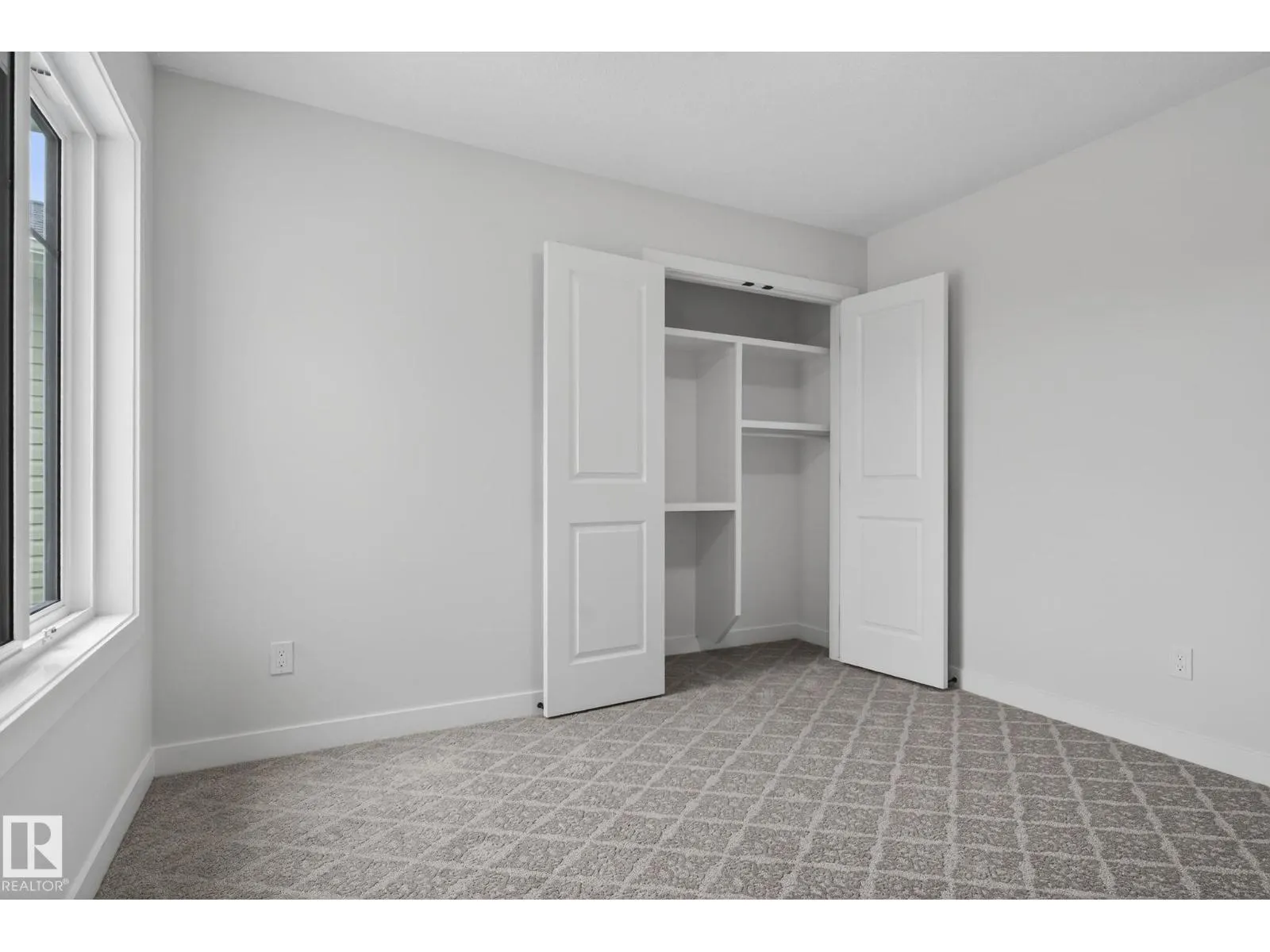 20 HAZELWOOD LN