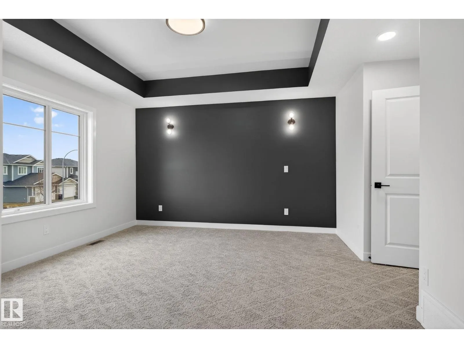 20 HAZELWOOD LN