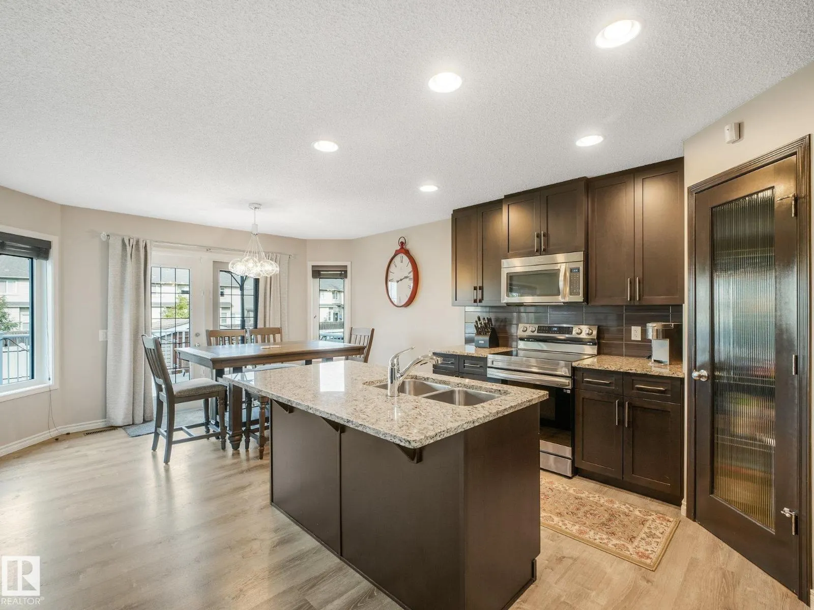 219 SILVERSTONE CR