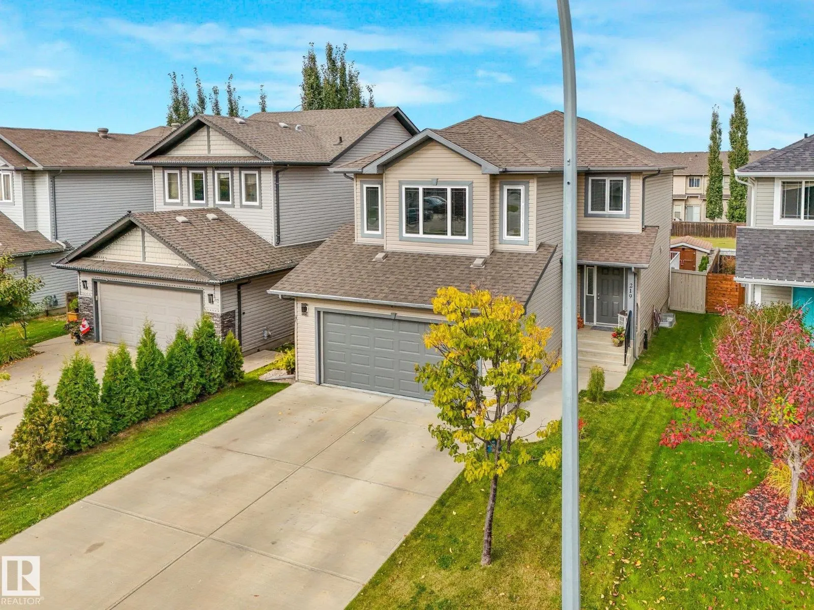 219 SILVERSTONE CR