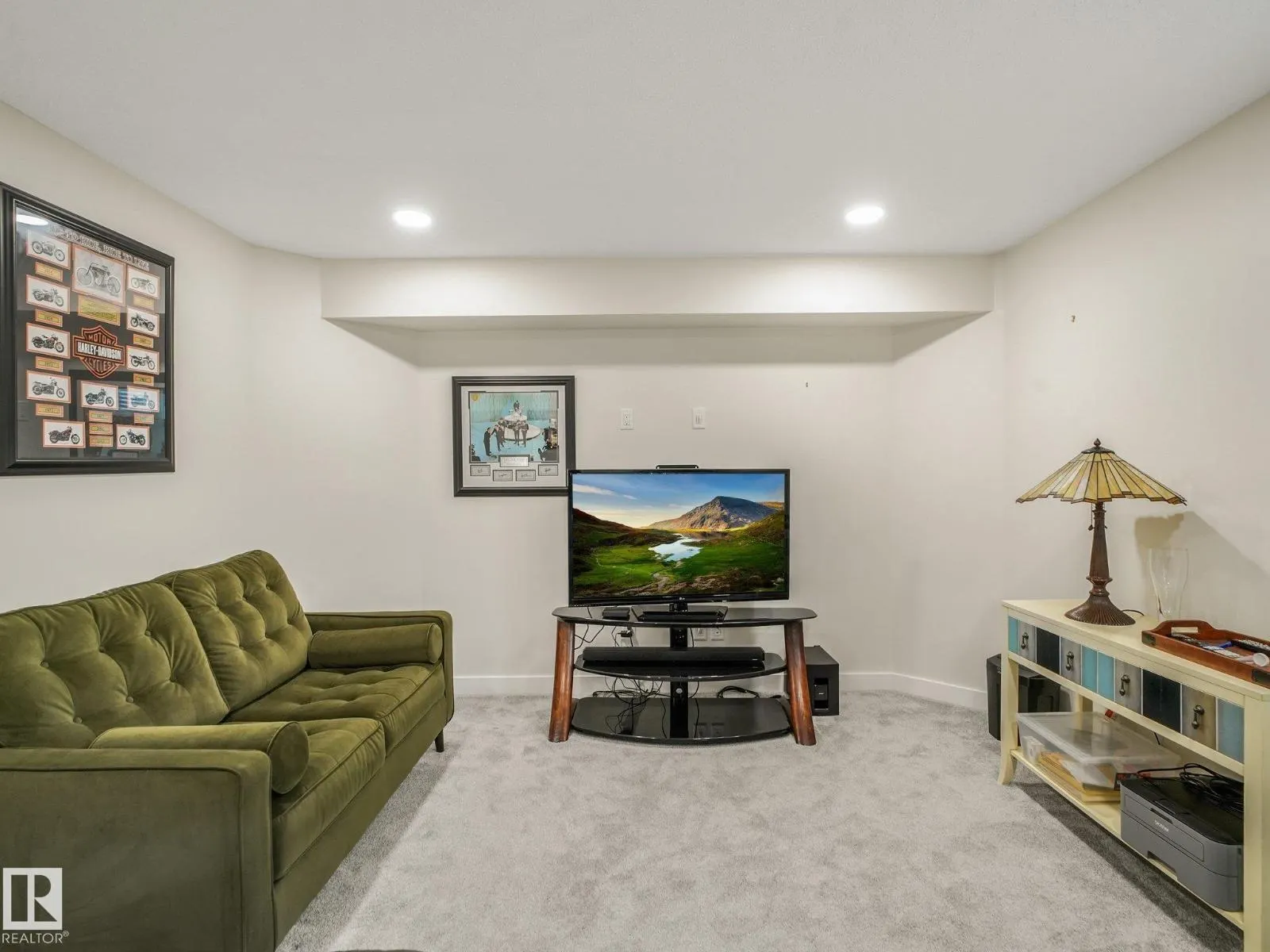 219 SILVERSTONE CR