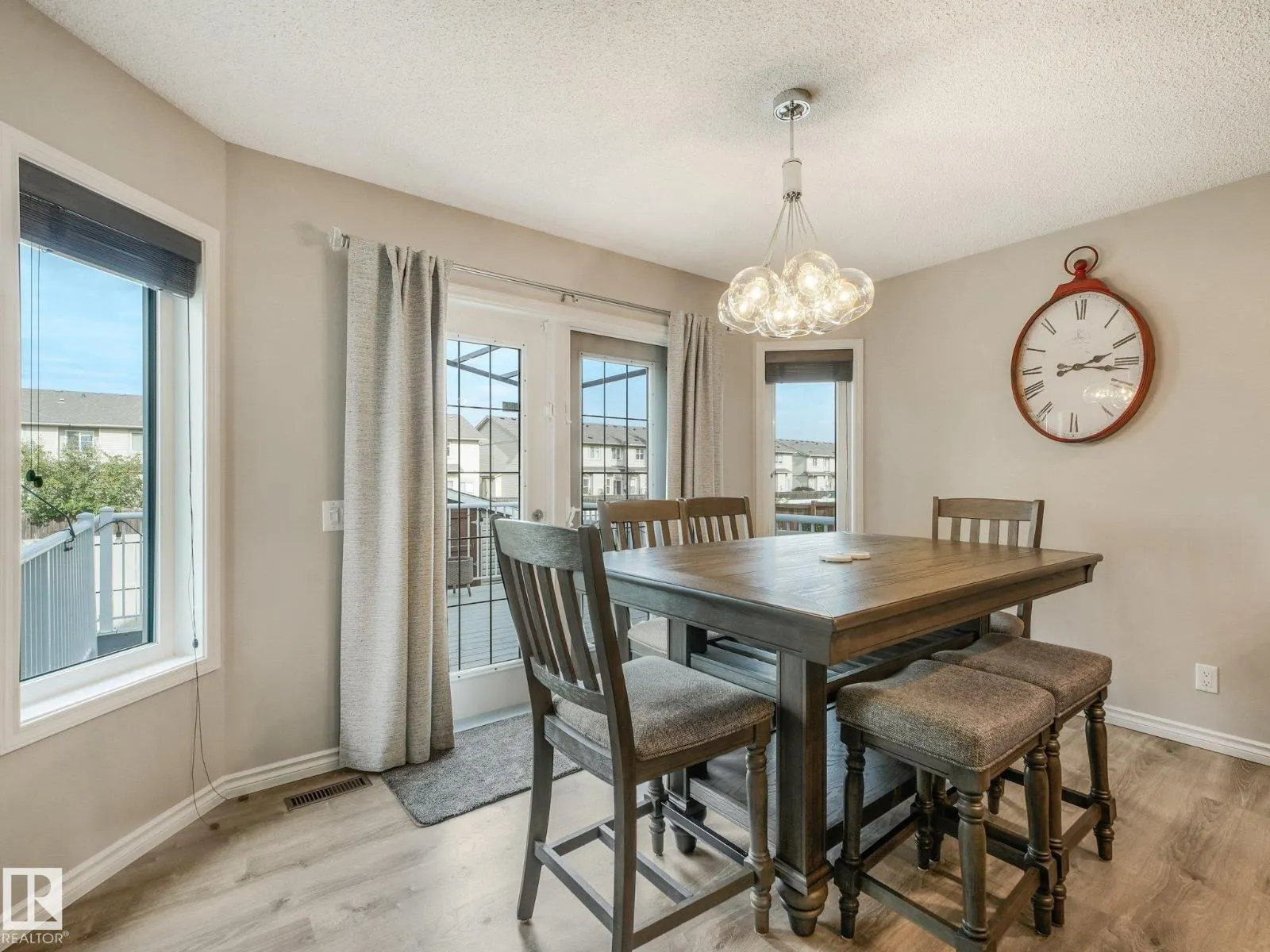 219 SILVERSTONE CR