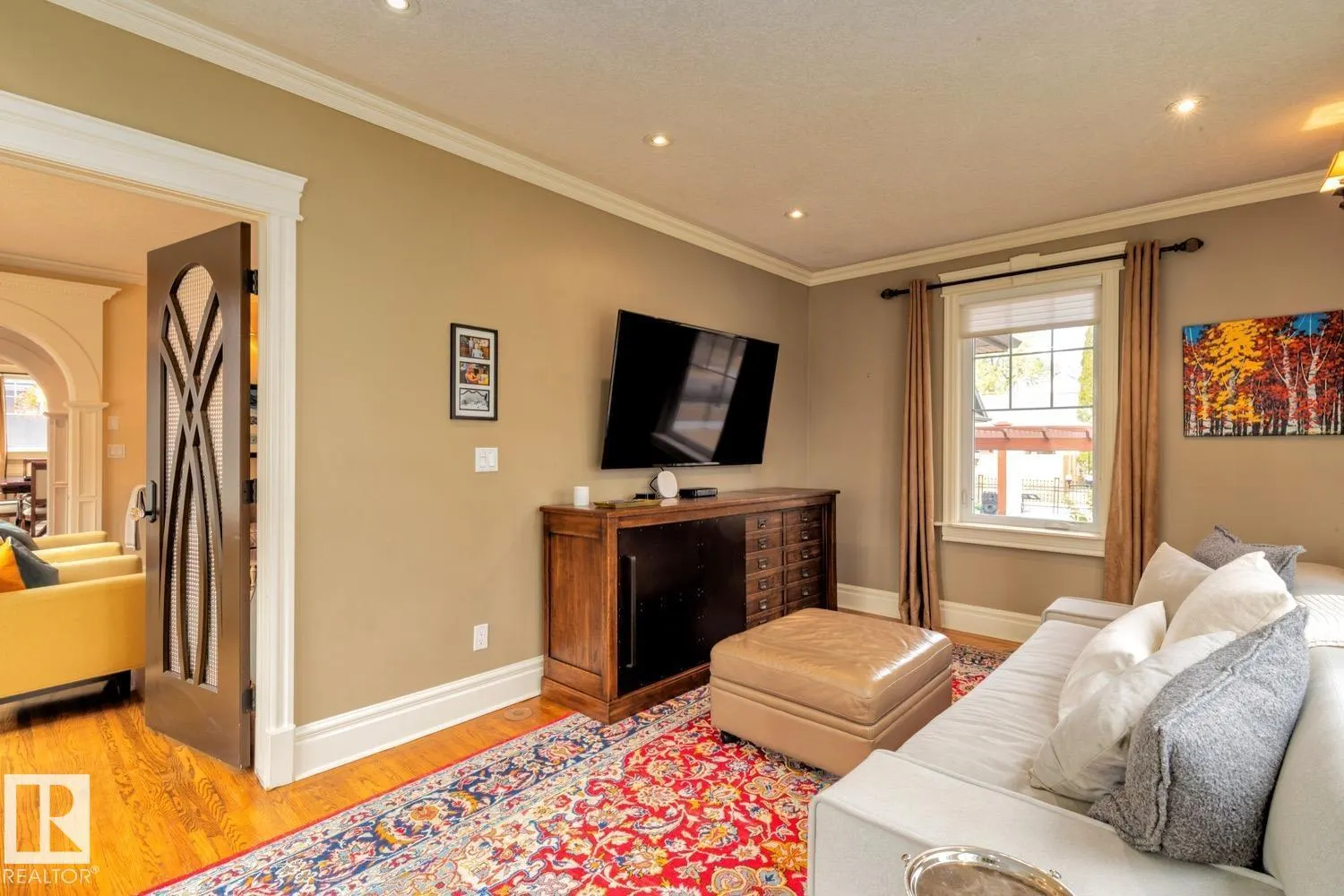 6306 111 AV NW