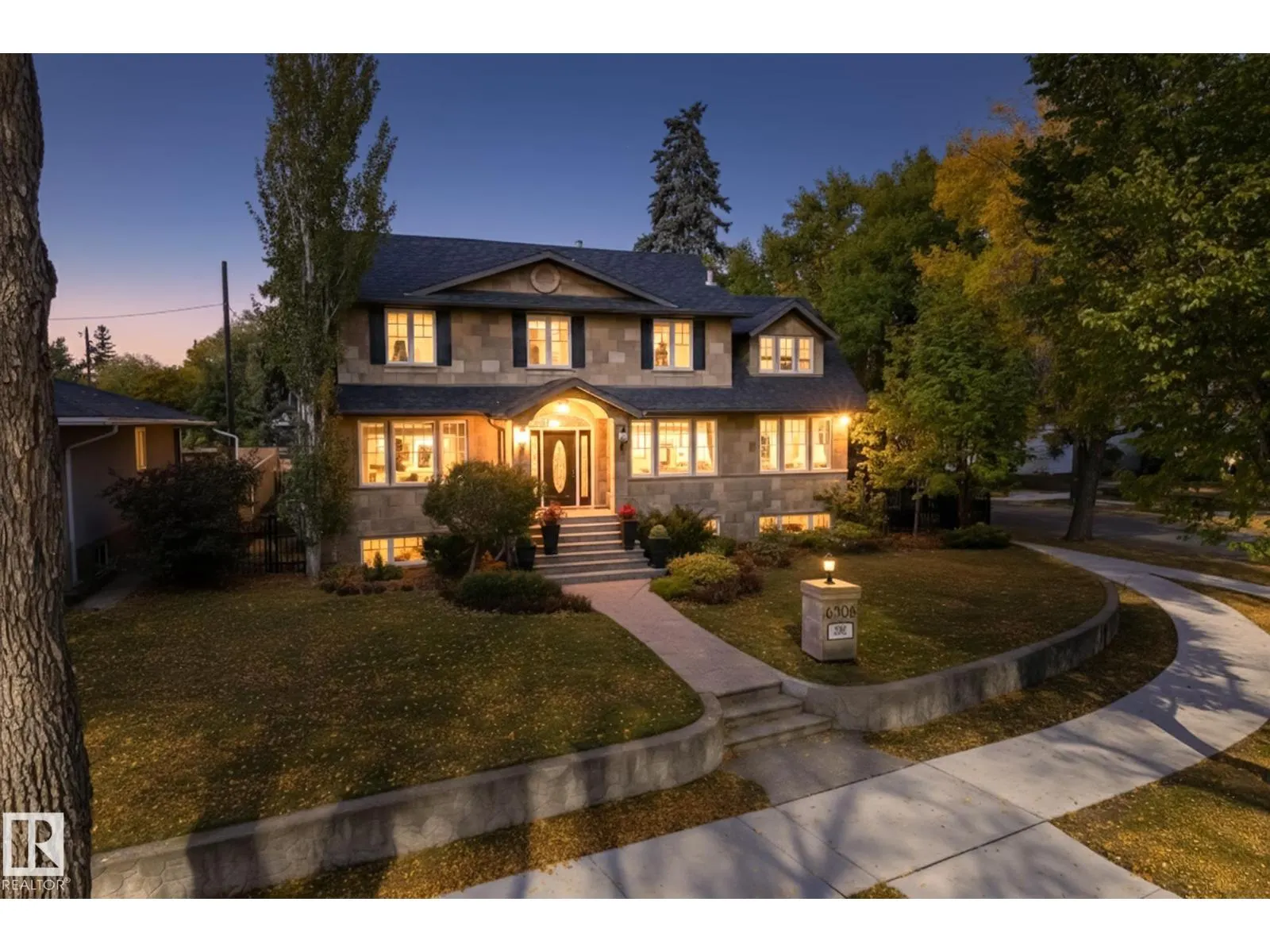 6306 111 AV NW
