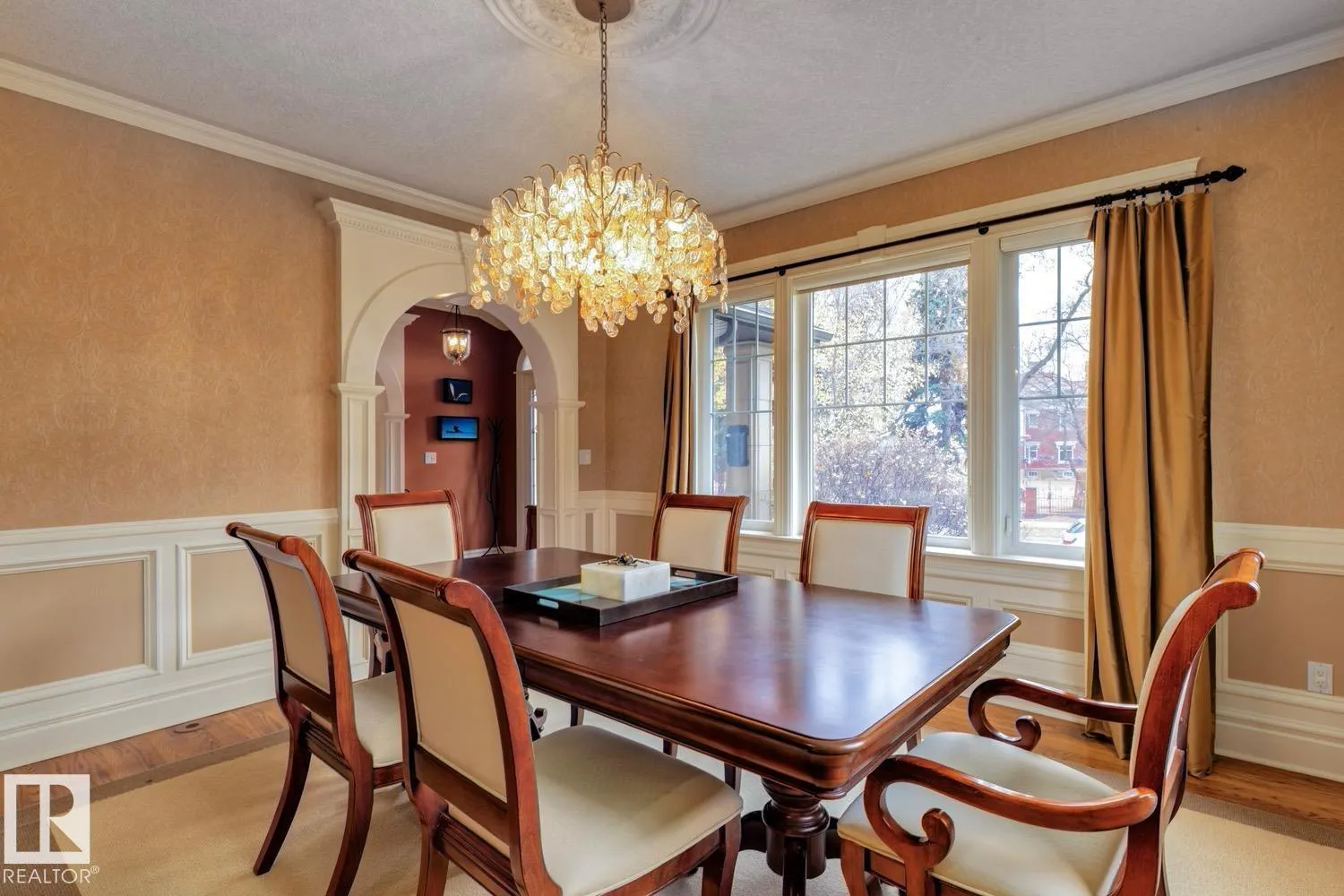 6306 111 AV NW