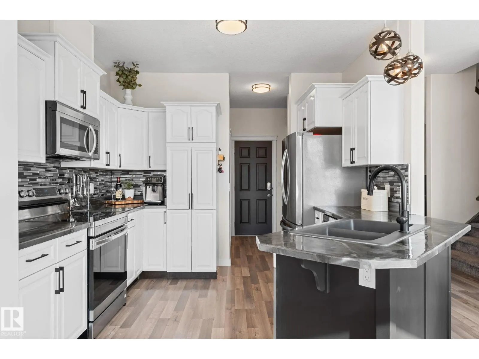 #5 4900 62 ST