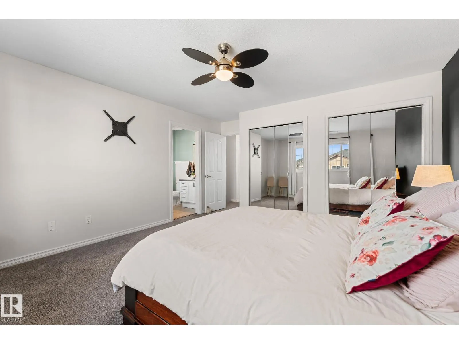 #5 4900 62 ST
