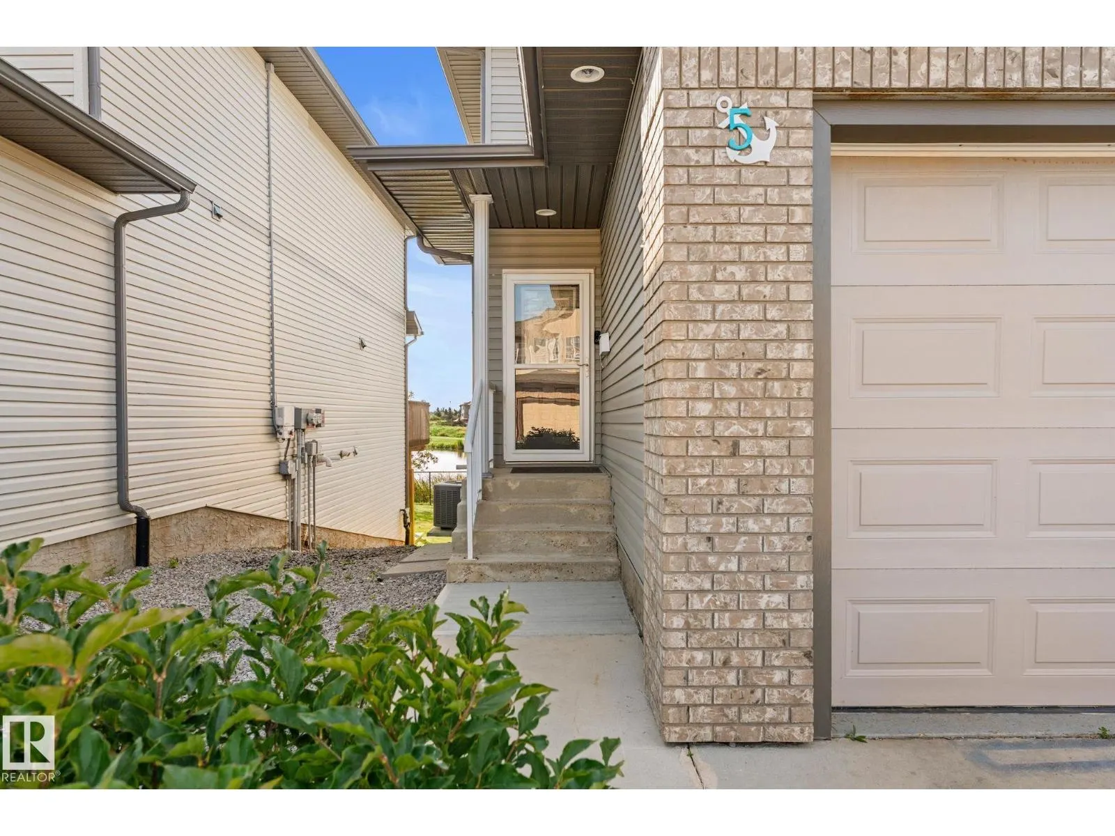 #5 4900 62 ST