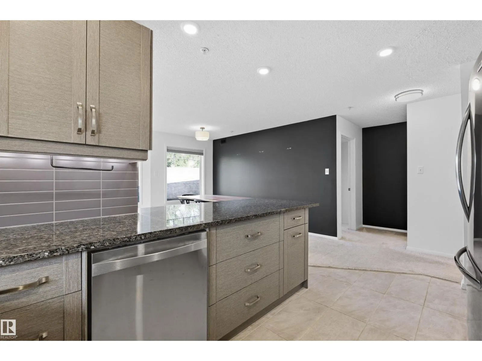 #309 8909 100 ST NW