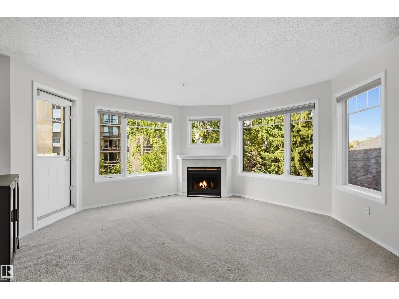 #309 8909 100 ST NW