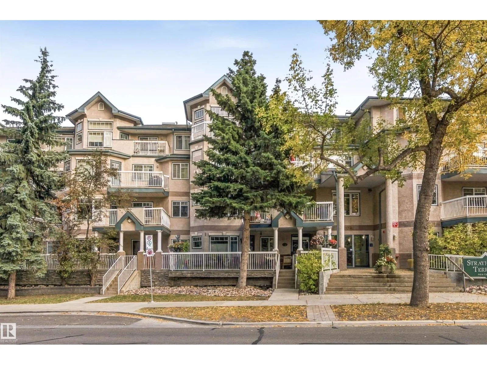 #309 8909 100 ST NW