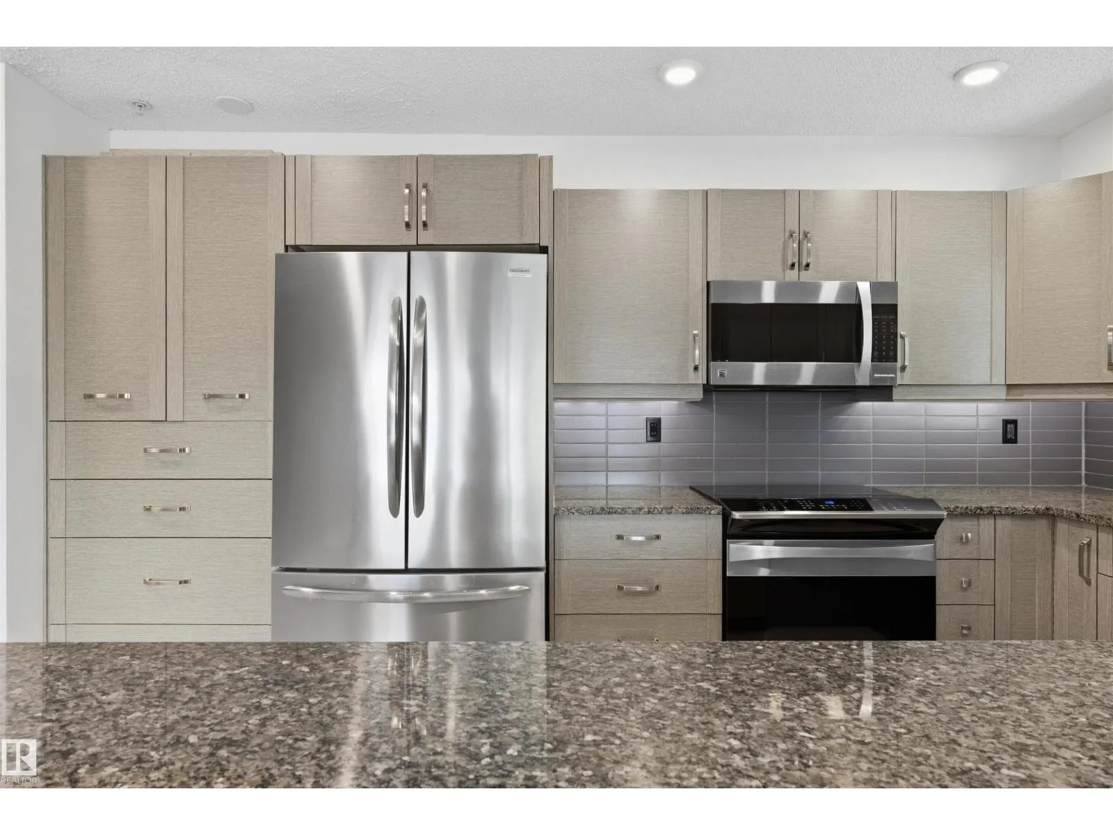 #309 8909 100 ST NW