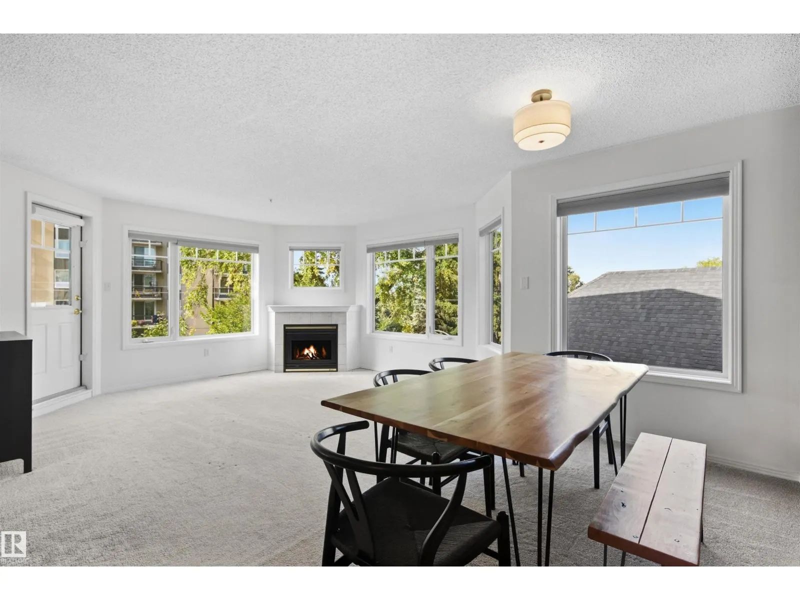 #309 8909 100 ST NW