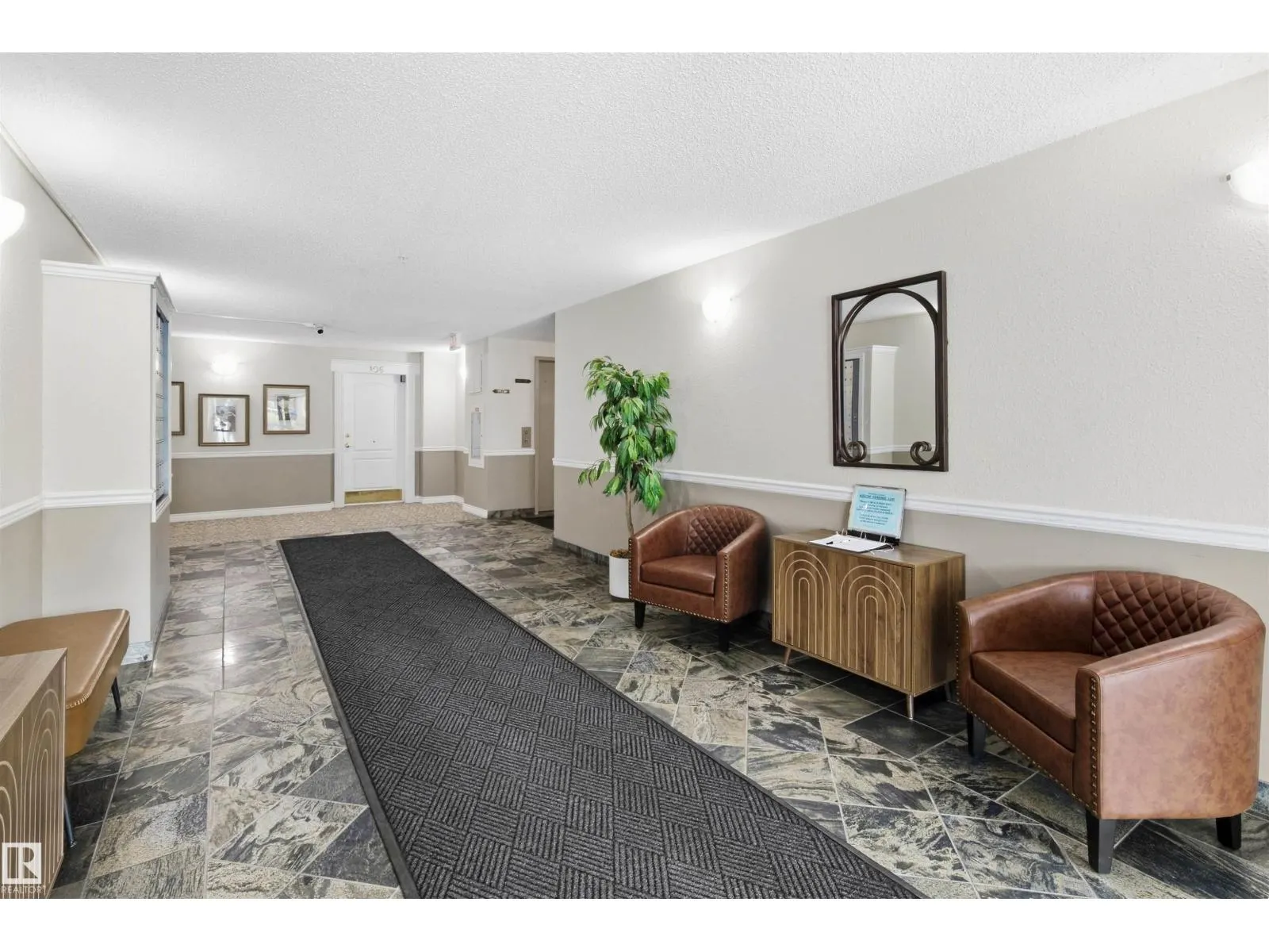 #309 8909 100 ST NW