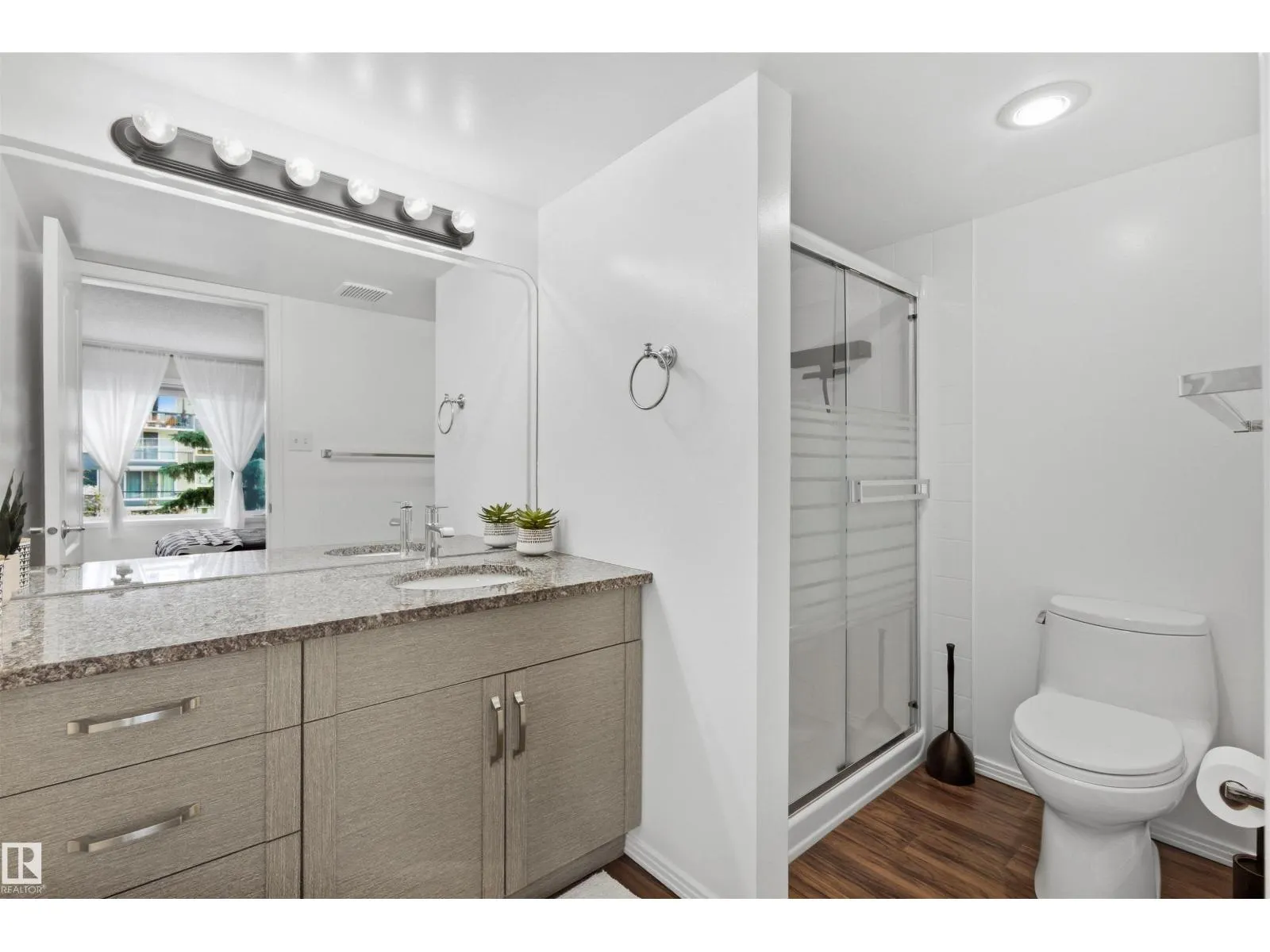 #309 8909 100 ST NW