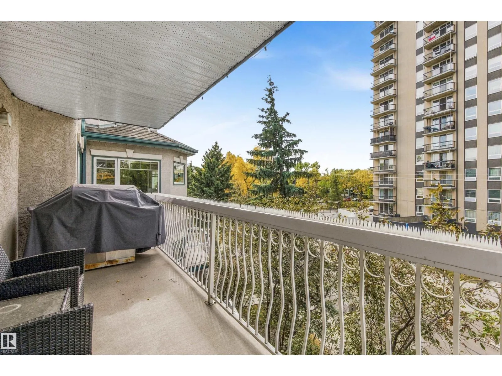 #309 8909 100 ST NW