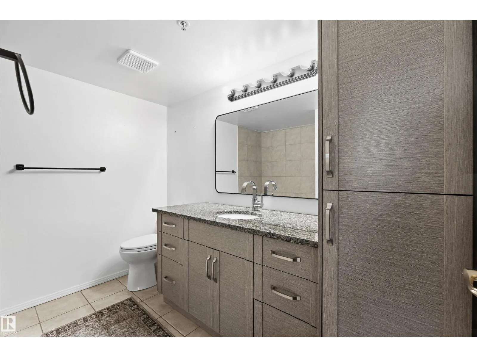 #309 8909 100 ST NW