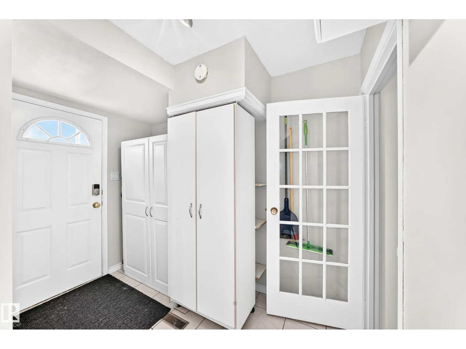 44 HABITAT CR NW