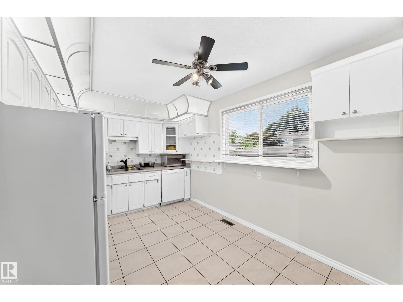 44 HABITAT CR NW