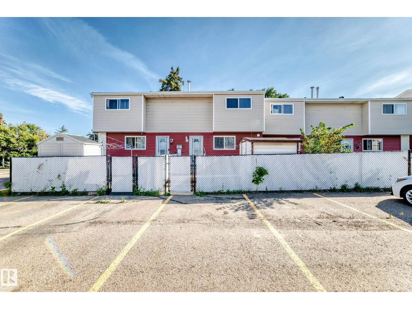 44 HABITAT CR NW