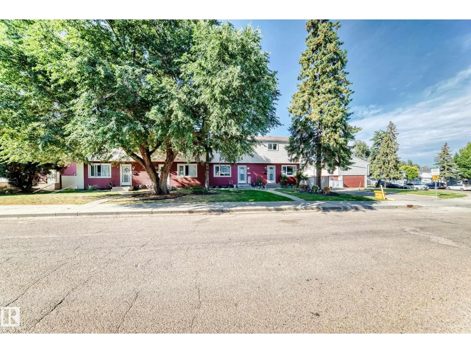 44 HABITAT CR NW